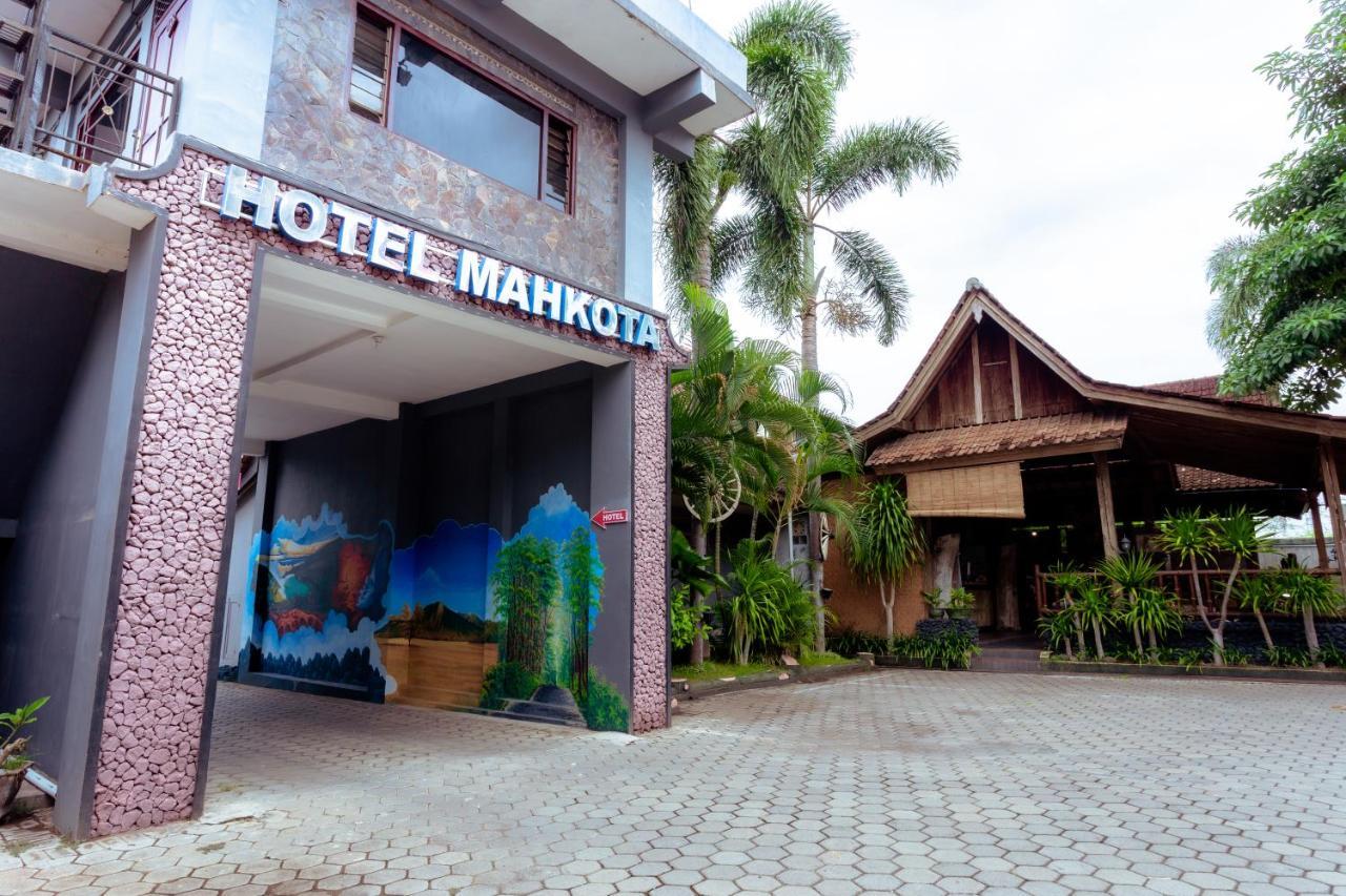 Hotel Mahkota Plengkung By Ecommerceloka Banyuwangi  Exteriér fotografie