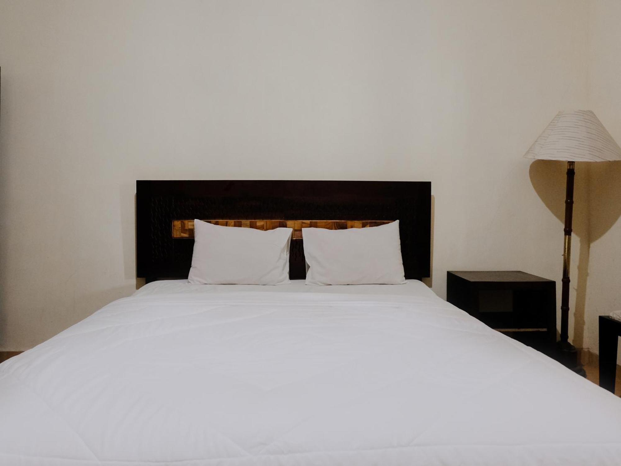 Hotel Mahkota Plengkung By Ecommerceloka Banyuwangi  Pokoj fotografie